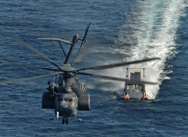 Illustration for article titled Watch This Giant MH-53E Sea Dragon Execute A Quick Stop